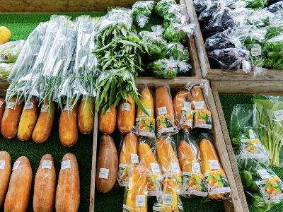 Yuiyui Kunigami Nōsanbutsu Hanbai Corner